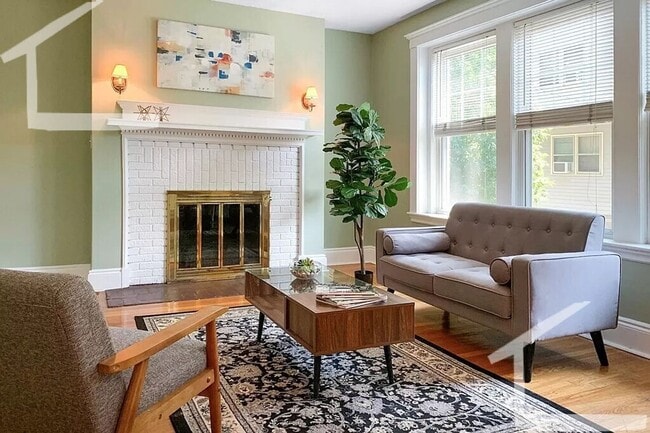 Building Photo - Gorgeous Brighton 2-Bed; Heat/Hot Water Incl