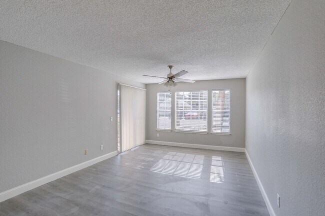 Photo - 1015 S Hiawassee Rd