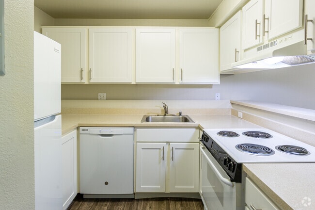 1 habitación, 1 baño - 725 pies cuadrados - Sitka Heights