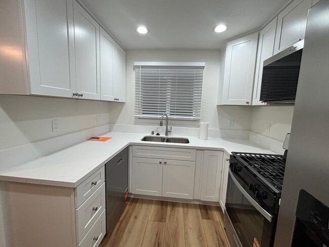 Photo - 532 Stewart Dr