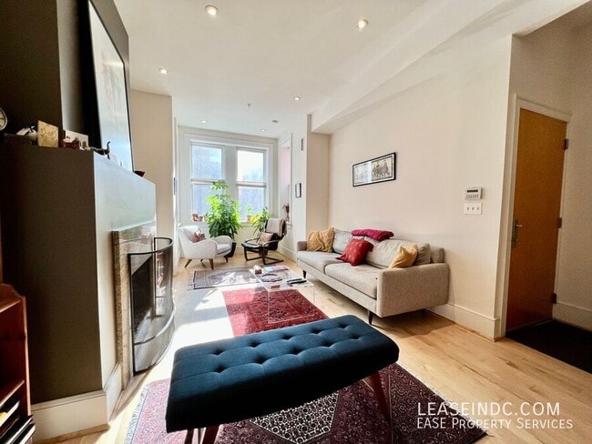 Photo - 1433 R St NW Unit #2