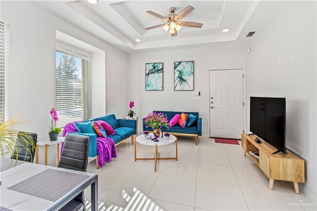5708 Nightingale Ave Unit 2