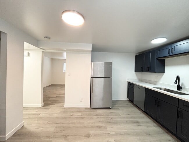 Photo - 1403 S 300 E Unidad 4