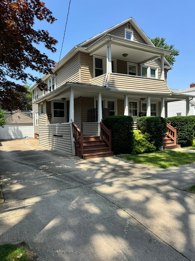 120-122 Powell Ave - 120-122 Powell Ave Condo Unit 2