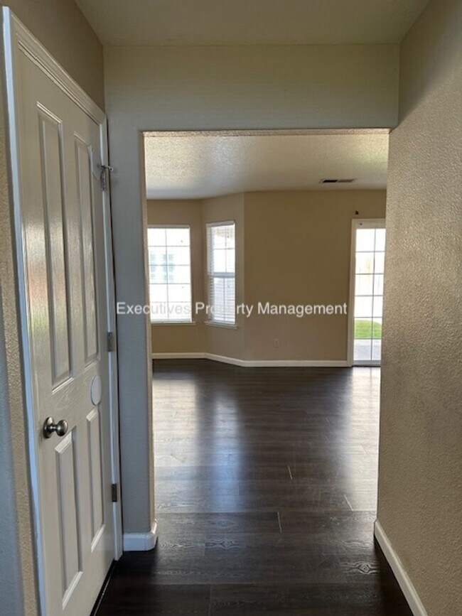 Photo - 1103 Acapulco Ct