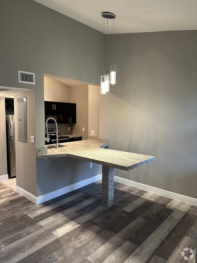 Building Photo - 2890 N Oakland Forest Dr Unit 201 Rental