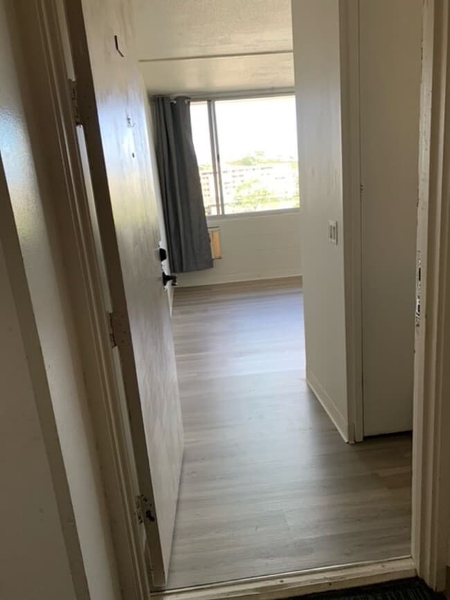 Photo - Salt Lake Area - Lakeside West building - 1 bedroom, 1 bath unit w/1 parking - Avail now