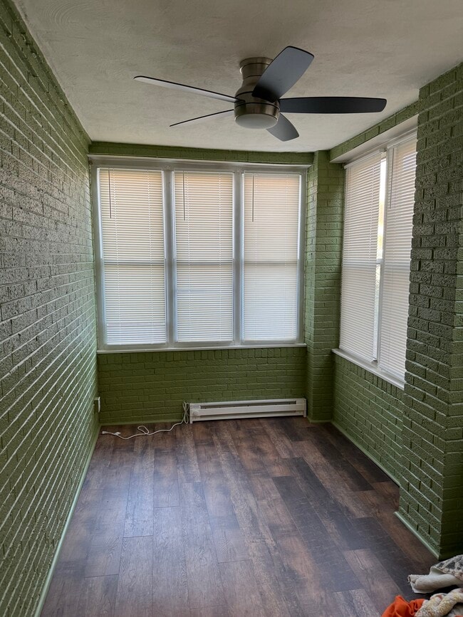 Sunroom - 7119 Amherst Ave