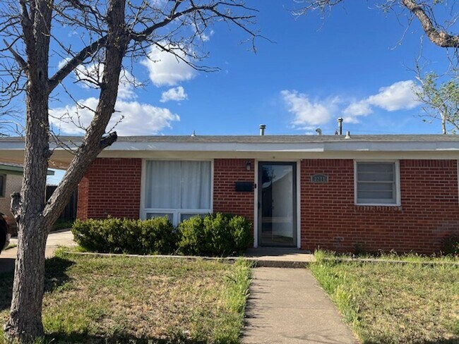 For Lease - 2211 E 11th - Odessa Tx 79761 - For Lease - 2211 E 11th - Odessa Tx 79761 House