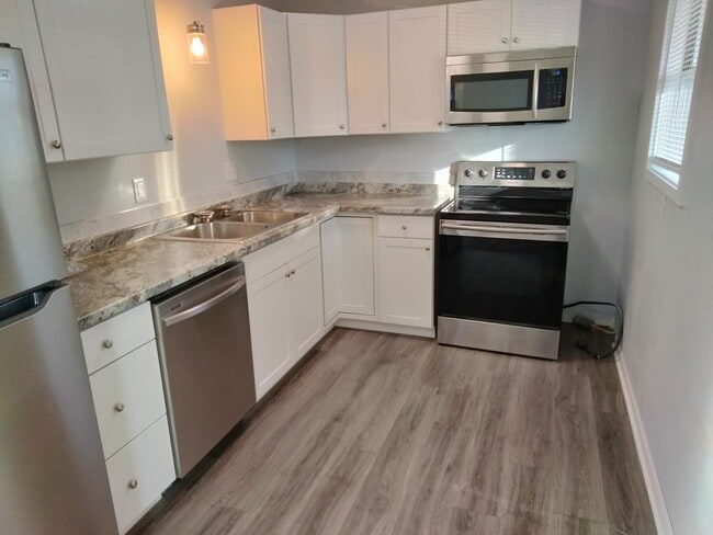 Newly Remodeled Duplex - Newly Remodeled Duplex Townhome