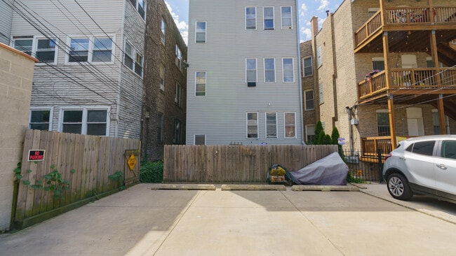 Photo - 3817 N Wilton Ave Unit 3