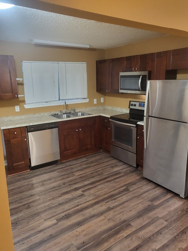 Building Photo - 3575 Oakvale Rd Unit 913 Rental