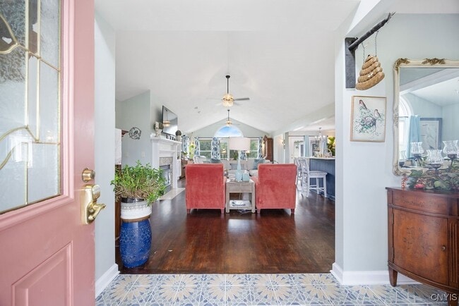 Photo - 5479 Lake Rd