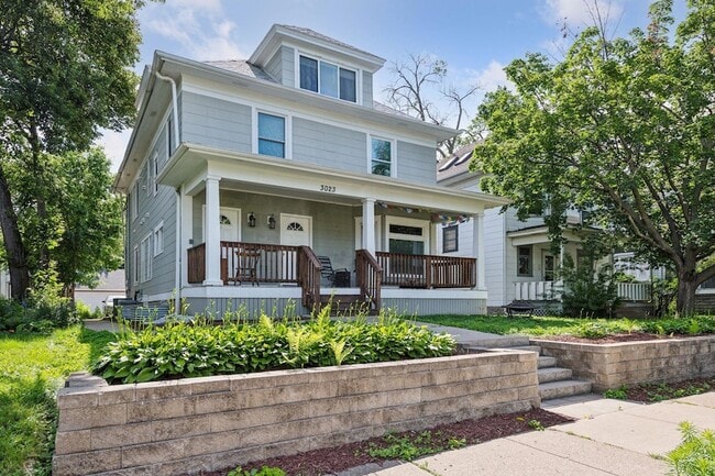 Building Photo - 3023 Dupont Ave S