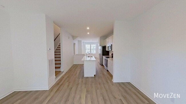 904 Formby Wy