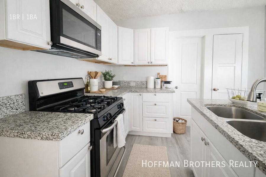 Photo - 1336 S Catalina St