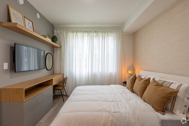 1BR, 1BA - 609SF - Bedroom