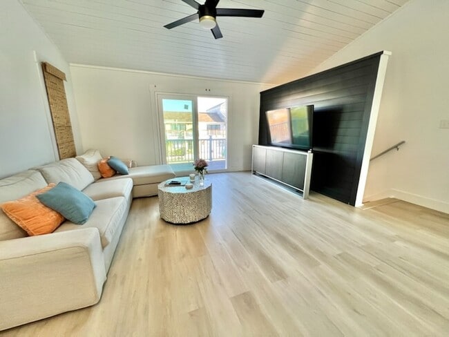 Photo - 1 Gulf Breeze Ct