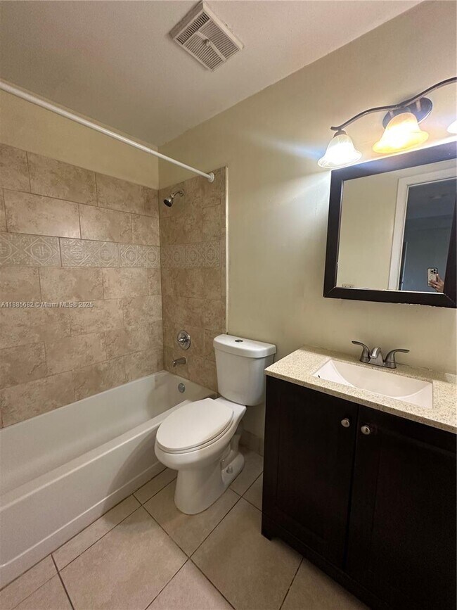 Photo - 1231 SW 46th Ave Unit 504