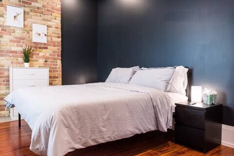 Photo - 777 Simpson Ave