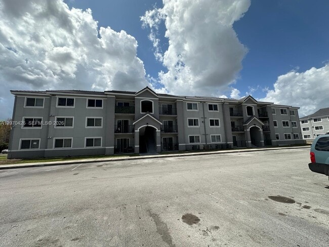 Building Photo - 15480 SW 284th St Unit 2303