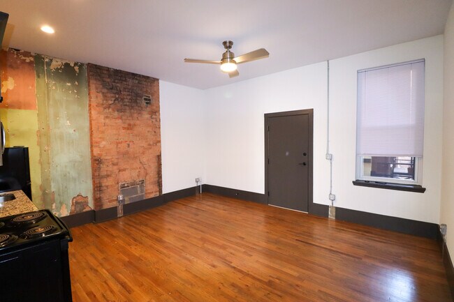 Unit 3 - 1513-1515 Republic St