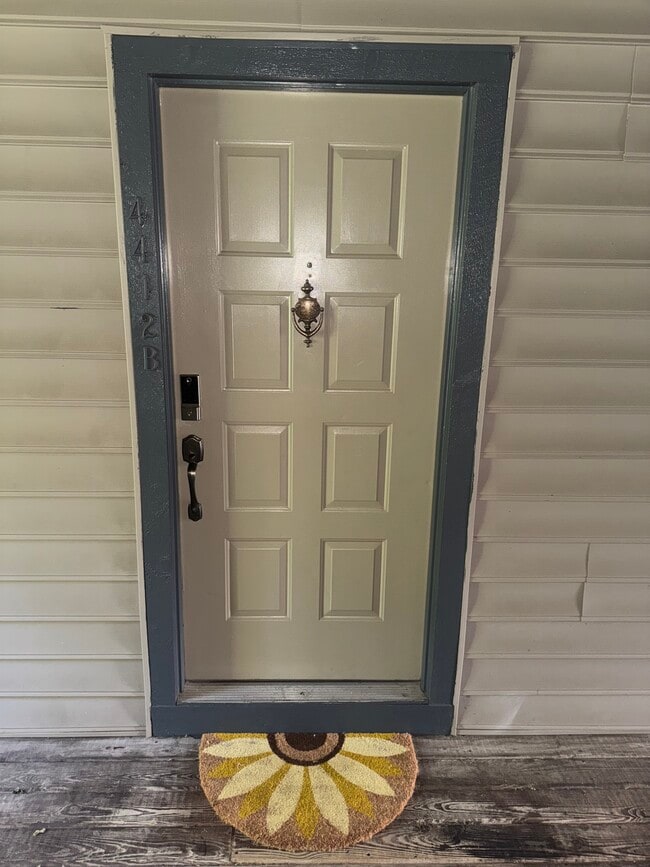 Building Photo - 4412B Aberdeen Dr Unit Brittany Commons