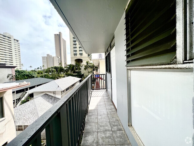 Building Photo - 417 Namahana St Rental