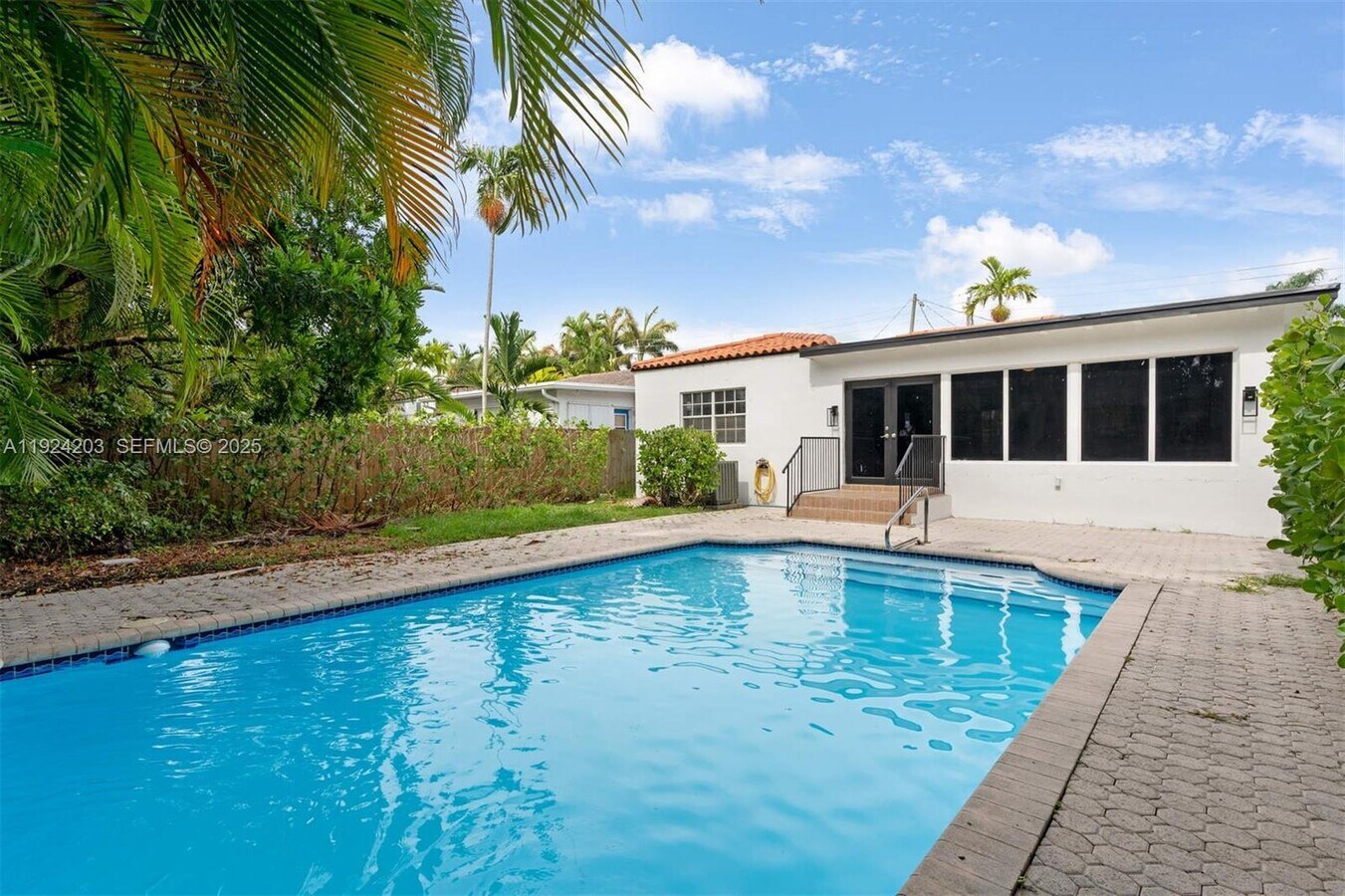 Photo - 8943 Hawthorne Ave