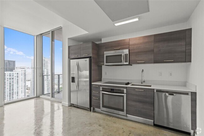 Building Photo - 151 SE 1st St Unit PH04 Rental
