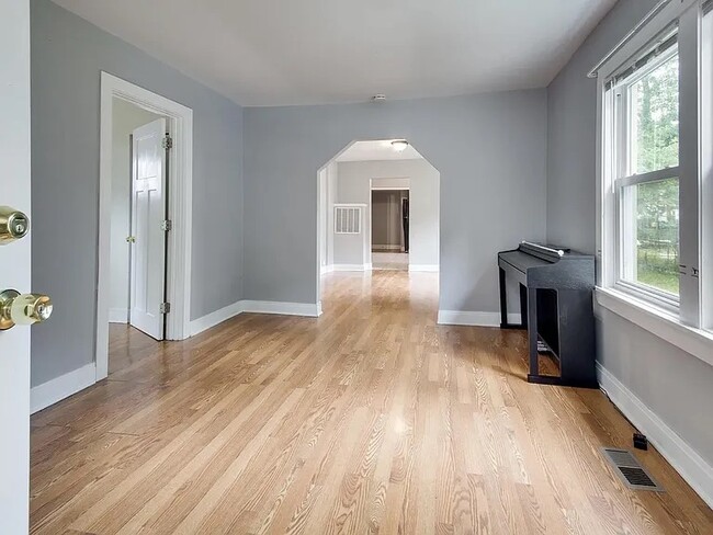 Building Photo - 1745 Brown Ave Unit 1745 brown  1