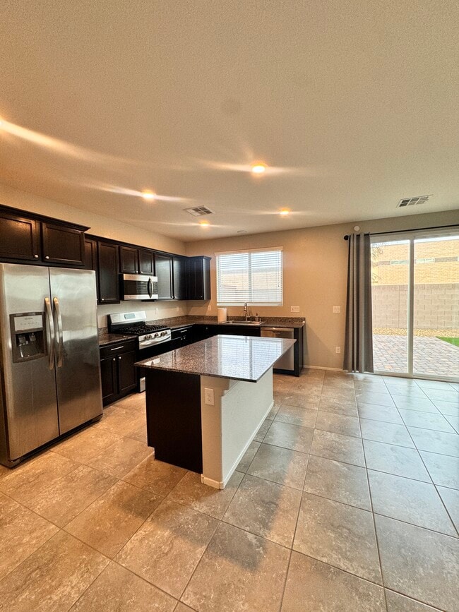 Building Photo - 4018 White Opal St