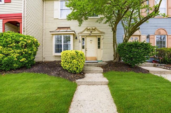 Photo - Charming 3BR Townhouse in Wyndham Place - Lakewood