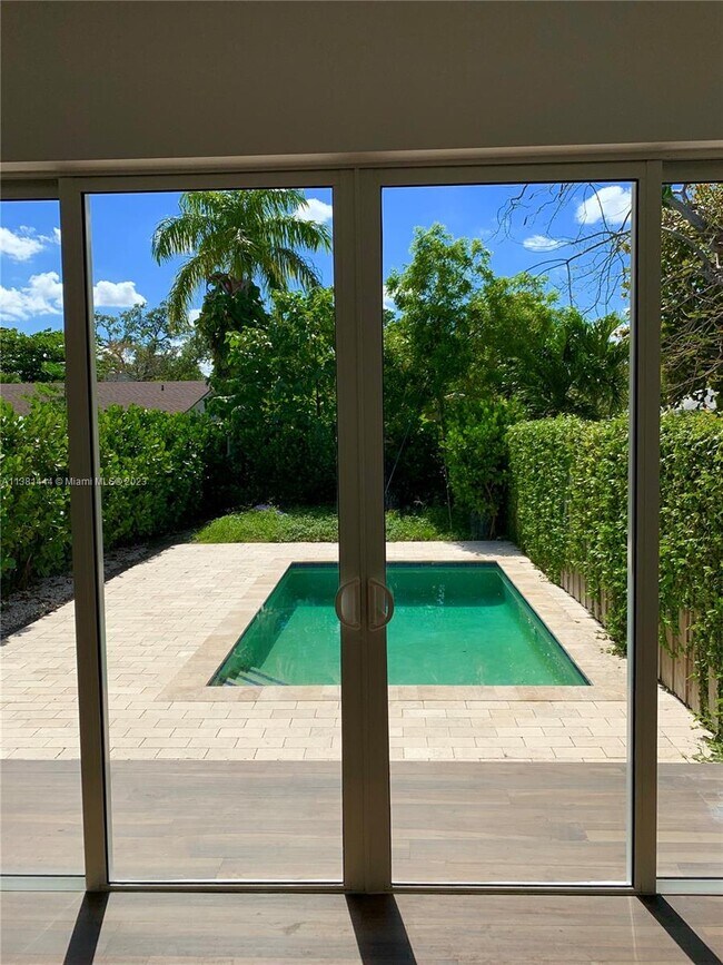 Photo - 2852 SW 32nd Ct