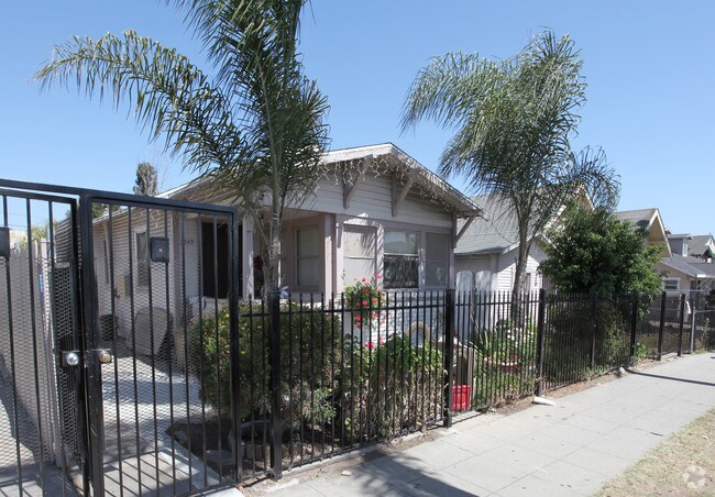 3845-51/3853-57 41st St
