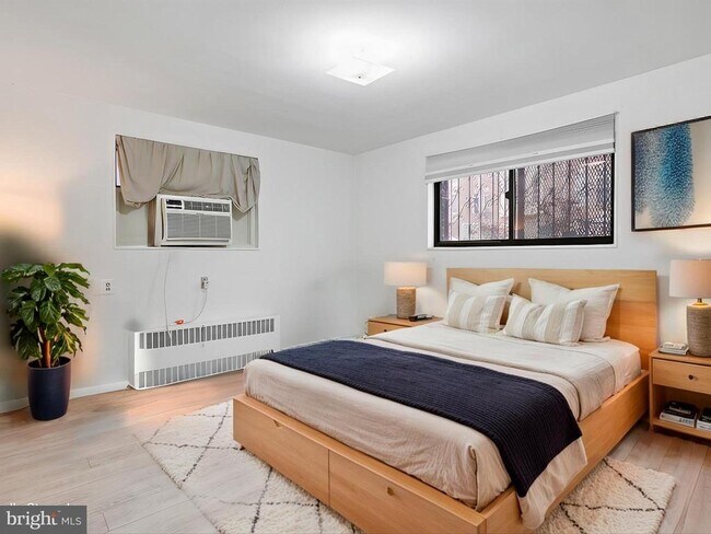 Photo - 1581 N Colonial Terrace Unit 201-X