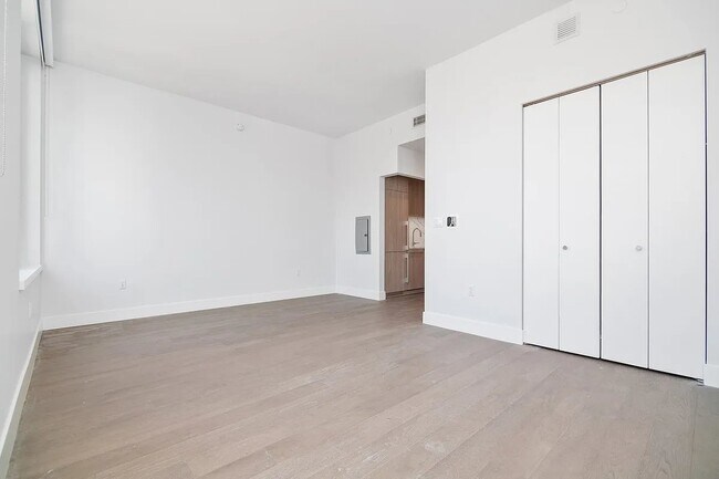 Photo - 200 E 23rd St Unidad 9D