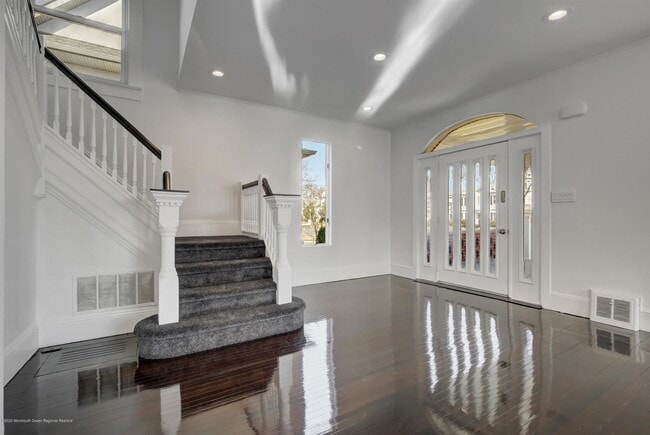 Photo - 60 Monmouth Dr