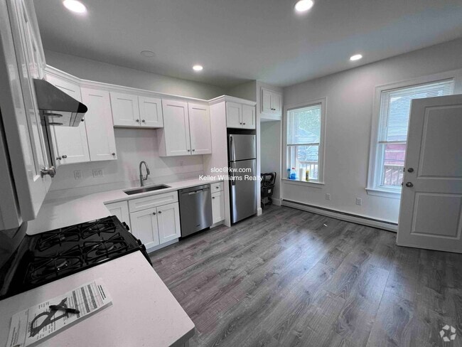 Building Photo - 823 Saratoga St Unit 2 Rental
