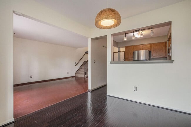 Photo - 3088 Village Cir