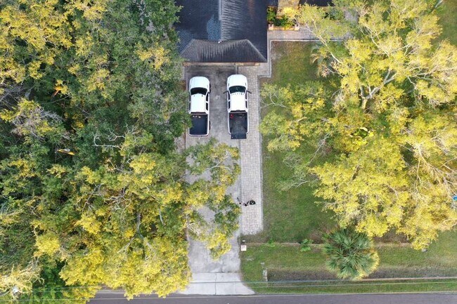 Photo - 3416 S 70th St