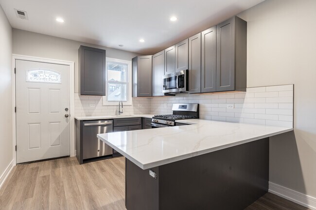 Photo - 1725 N Honore St