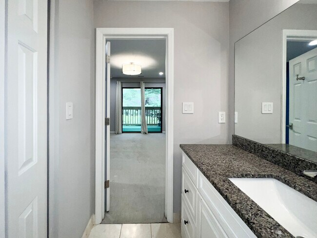 Photo - 221 New Kent Pl