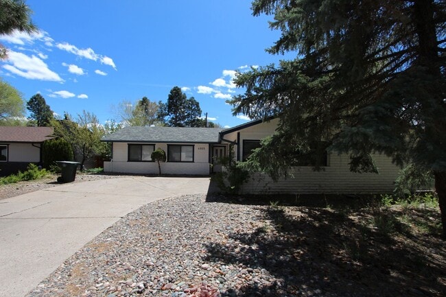 Photo - 3 Bedroom Home in Smokerise | Single-Level Living + Natural Light