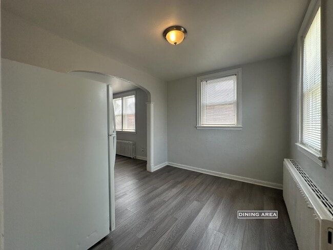 Photo - 1033 Fanshawe St