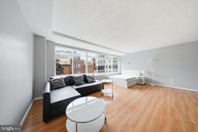 Photo - 922 24th St NW Unit 312