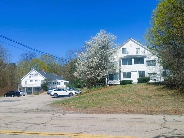 Building Photo - 65 Curve St Unit 3