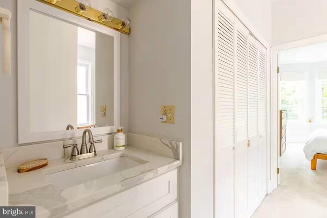 Photo - 152 Mercer St