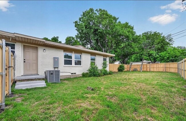 Building Photo - 10402-10404 Joaquin Dr Unit 10402