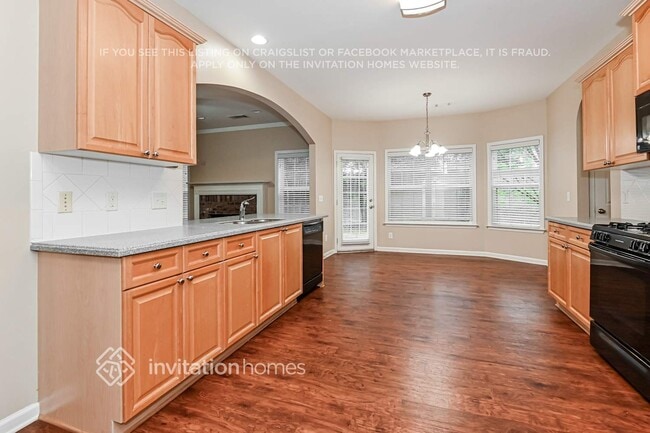 Photo - 940 Island Bluff Ln